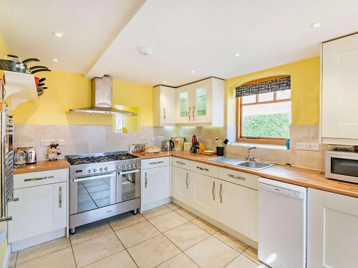 Casa de Férias 2 Bed In Hunmanby 52376 Vila